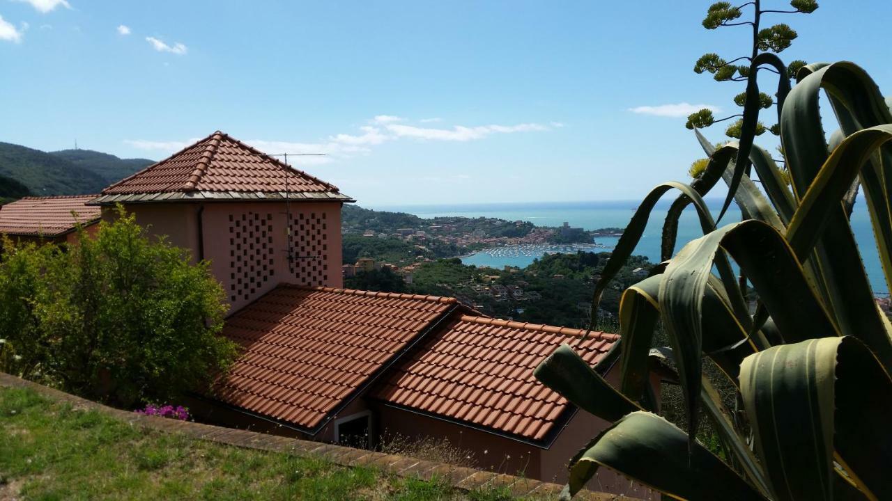 Agave Di Lerici Villa Bagian luar foto